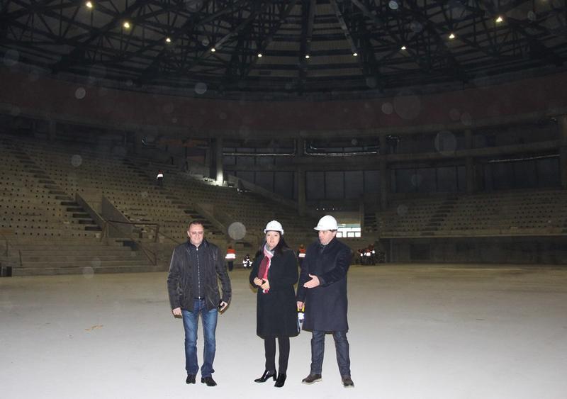  Лиляна Павлова огледа строителството на спортната зала в Русе  