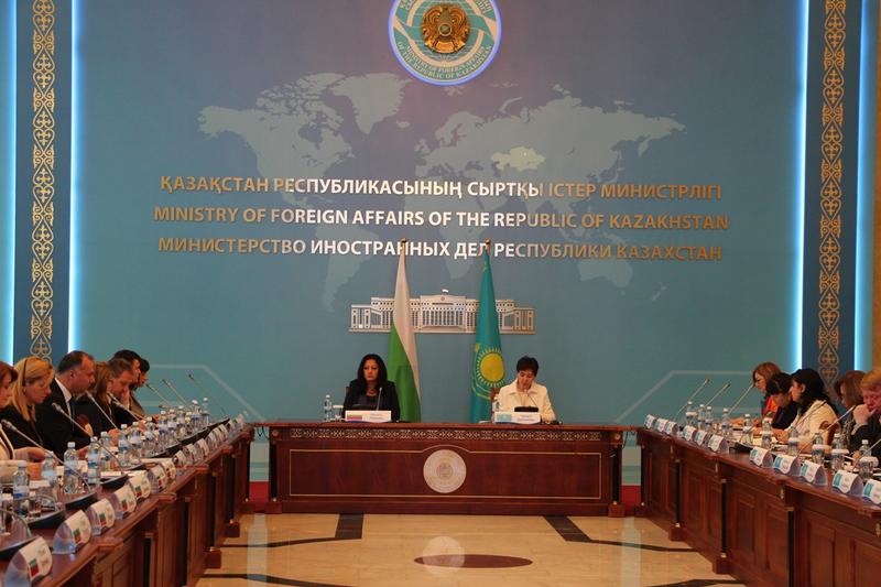  Лиляна Павлова: Провеждането на заседание на Междуправителствената комисия е от особена важност за развиването на търговско-икономическите отношения между България и Казахстан - 3