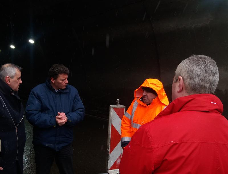 Министър Попниколов инспектира заключителния етап от дейностите в тунел „Ечемишка“ на АМ 