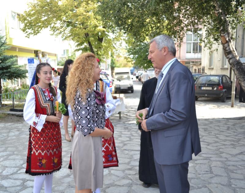 Зам.-министър Николова: МРРБ инвестира над 660 млн. лв. от ОП „Региони в растеж“ в енергийна ефективност на многофамилни и обществени сгради - 3