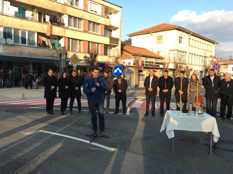 Министрите Павлова и Московски откриха рехабилитирания път Мадан-Златоград- Бенковски - 4