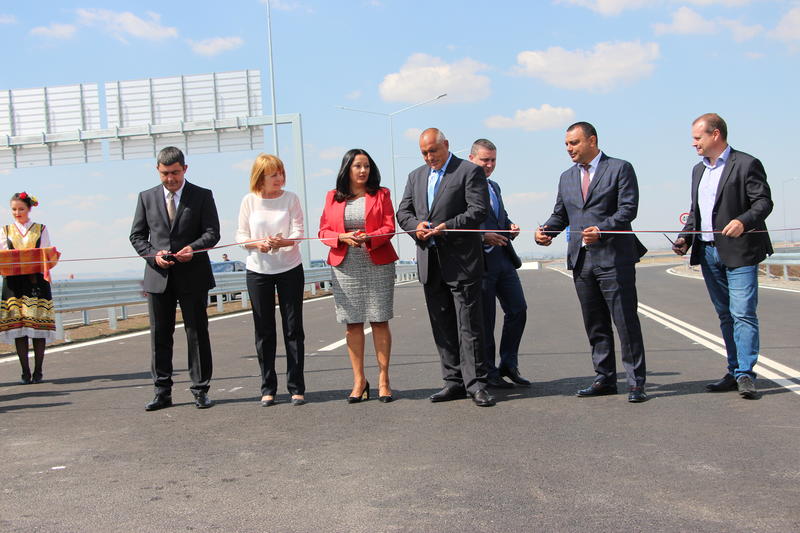 Министър Лиляна Павлова: Извеждаме тежкия транзитен трафик извън столицата