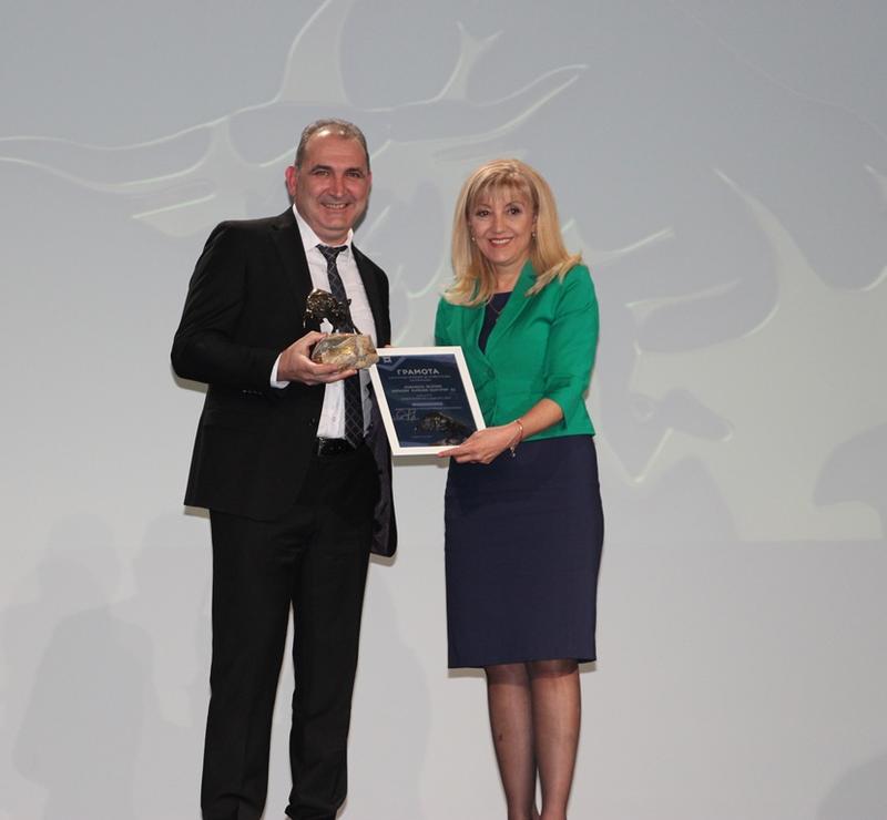 Министър Аврамова награди Кока-Кола за разширяване на бизнеса им в България  в рамките на конкурса „Инвеститор на годината“ 2019