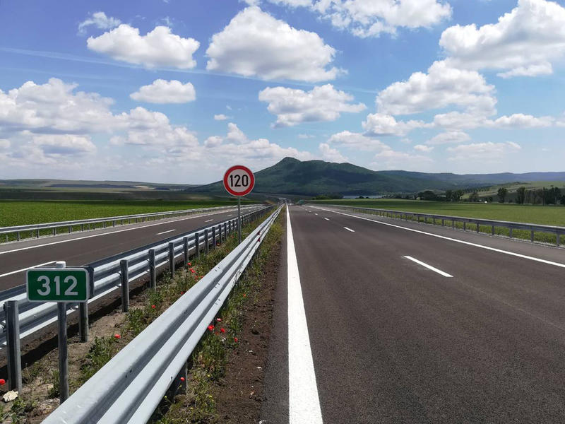 Утре министър Шишков ще открие 16,3 км от автомагистрала „Хемус“ между Буховци и Белокопитово (ВИДЕО)