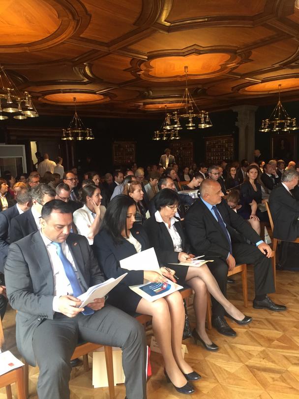 Министър Павлова представи възможностите за инвестиции в България на форум в Цюрих - 1