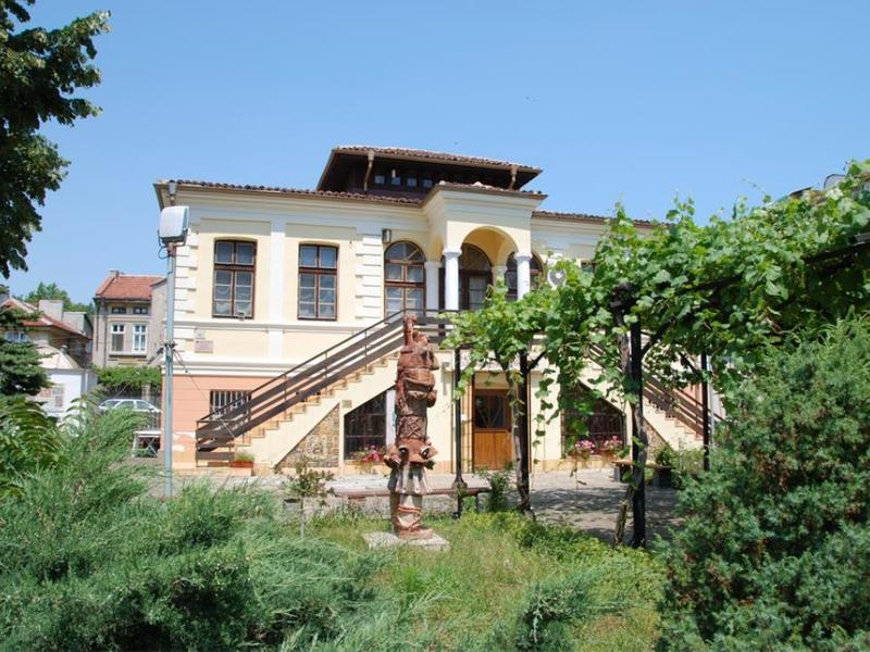 With funding from OPRG in Burgas, the Ethnographic Museum will be restored and a craft street will be built