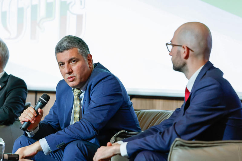 Министър Цеков: 2024 г. ще е годината на Северна България с 1,2 млрд. лв. инвестиции в пътна инфраструктура - 1