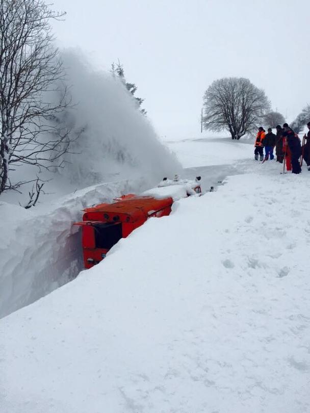 Роторни снегорини пробиват път в Родопите и Рила  (снимки) - 4