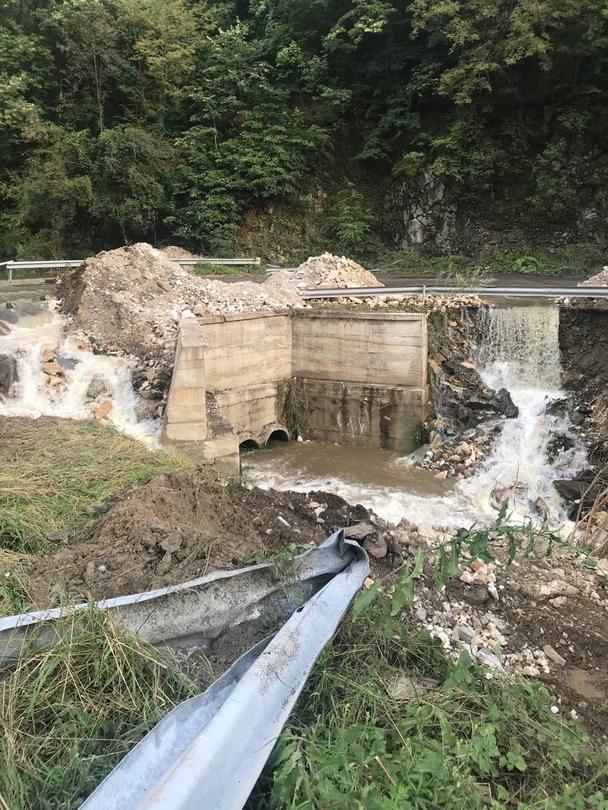 Зам.-министър Йовев инспектира свлачищата в Община Девин - 3