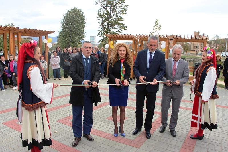 Зам.-министър Деница Николова: Осигуряваме нисколихвено кредитиране за саниране на студентските общежития в страната