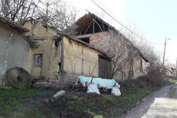 Жилищна сграда в землището на с. Джулюница