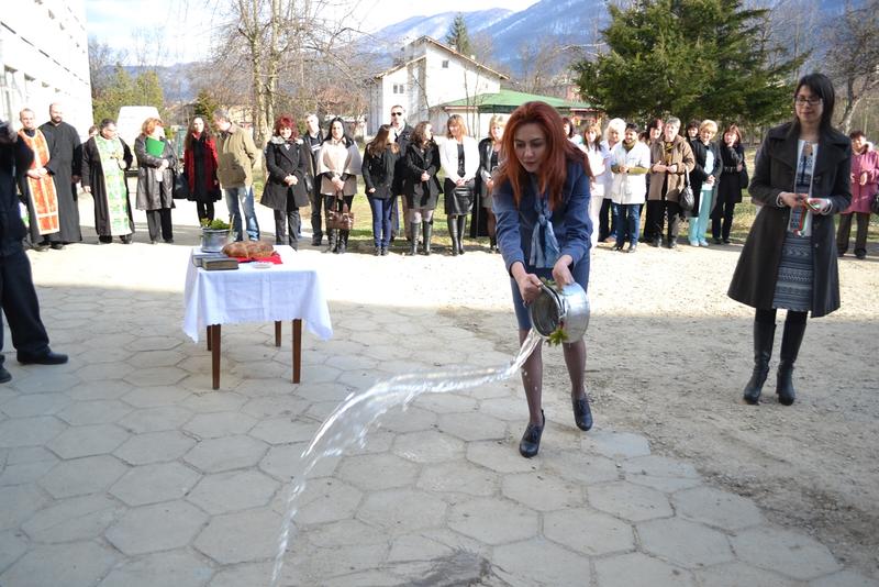 Заместник-министър Деница Николова откри обновената болница в Етрополе