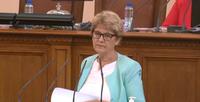 Министър Комитова: Категорично не съм спирала и няма да спирам никакво строителство на пътища