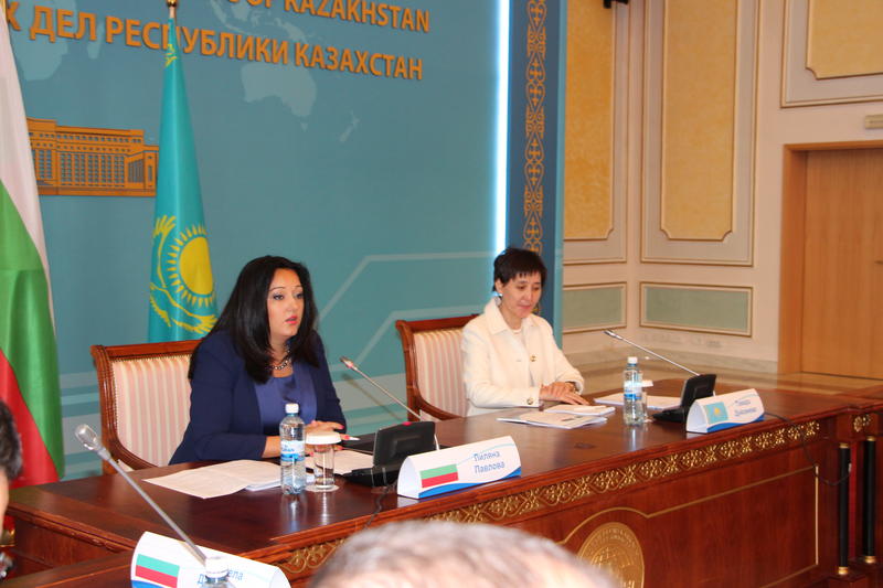  Лиляна Павлова: Провеждането на заседание на Междуправителствената комисия е от особена важност за развиването на търговско-икономическите отношения между България и Казахстан - 19