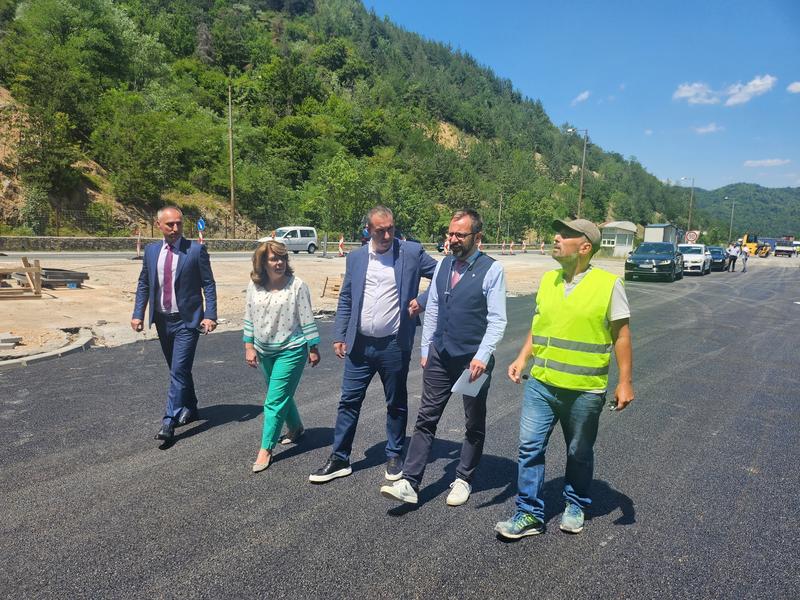 През следващата седмица ще бъде пуснато движението в тръбите за Варна на тунелите „Топли дол“ и „Правешки ханове“ на АМ „Хемус“ - 5