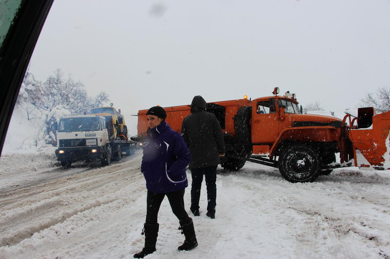 Министър Павлова пое координацията по разчистване на пътя Хасково – Кърджали