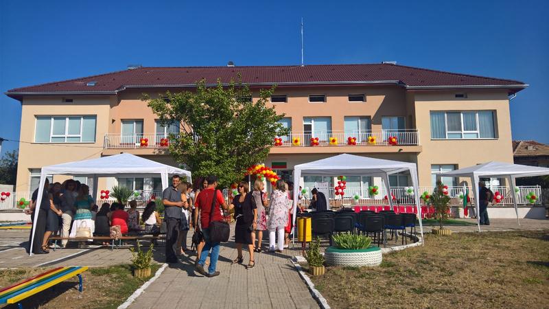 Министър Нанков откри ремонтирана с над 290 хил. лв. по програмата за сътрудничество с Македония детска градина в с. Дамяница, община Сандански - 1