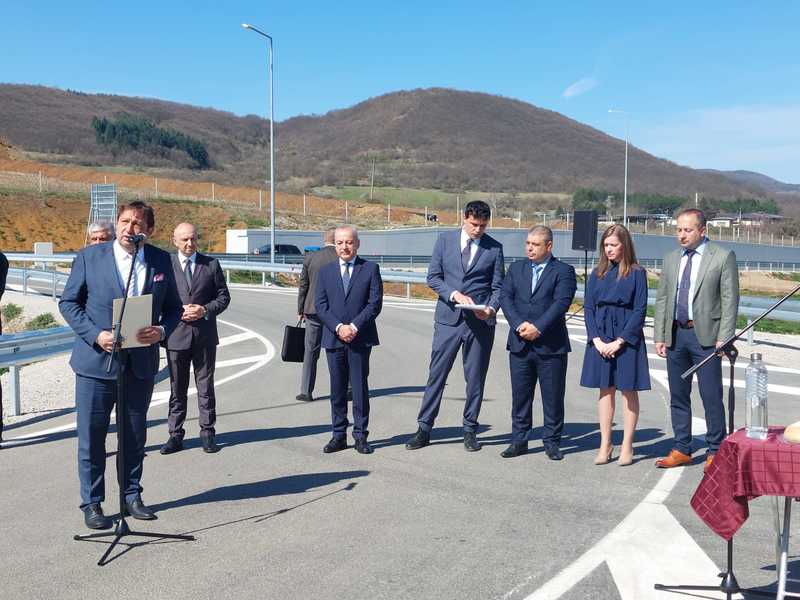 Арх. Иван Шишков: Благодарение на съвместните усилия на държавните институции и строителя пуснахме 6,4 км от автомагистрала „Европа“ - 3