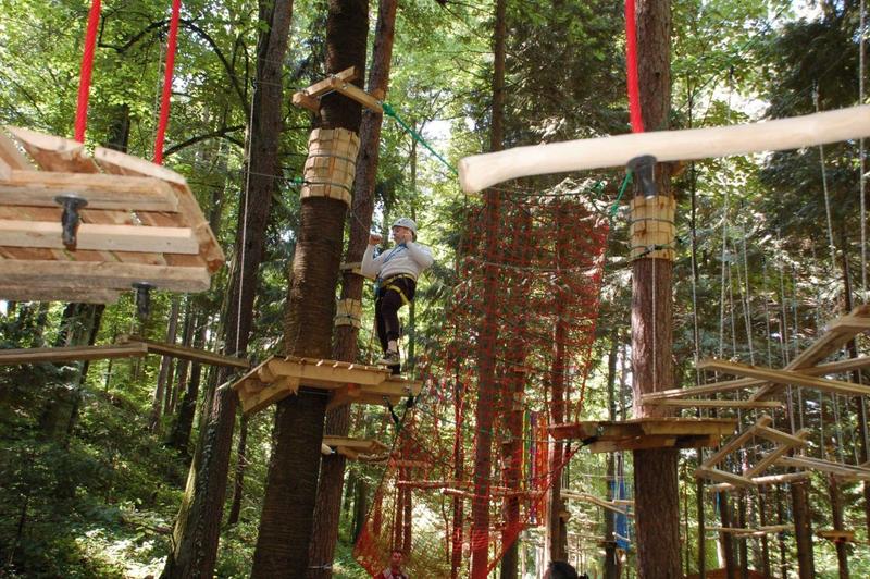 Древни църкви, скален водопад и най-големият въжен мост в страната привличат туристи в Западна България - 4