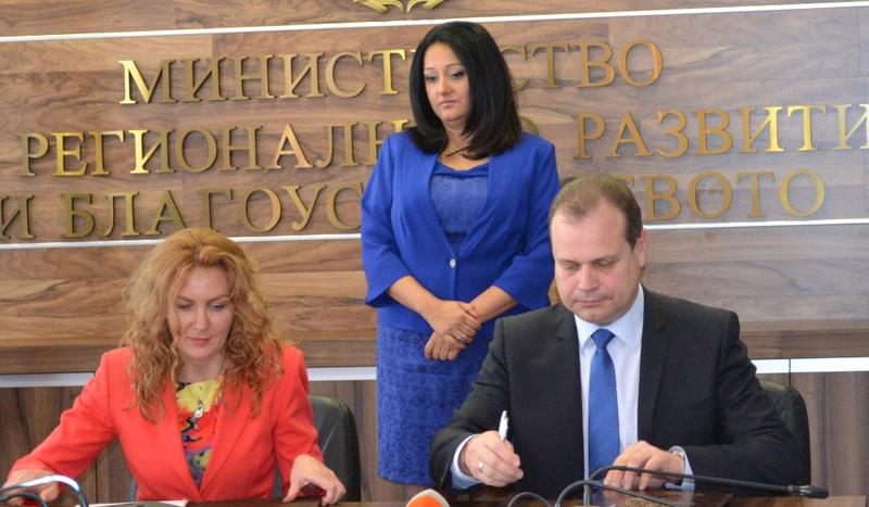 Министър Павлова: Със 180 млн. лв. от ОП „Региони в растеж“ ще бъдат рехабилитирани близо 250 км пътища втори и трети клас