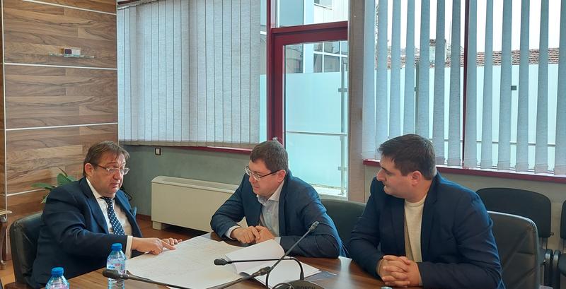 Министър Шишков се срещна с кмета на столичния район „Овча купел“ Ангел Стефанов