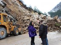  Министър Лиляна Павлова  пое лично координацията по разчистване на огромното свлачище, блокирало пътя Смолян- Асеновград