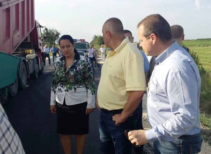 Премиерът Бойко Борисов и министър Лиляна Павлова инспектираха ремонта на пътища в Разградско   - 6