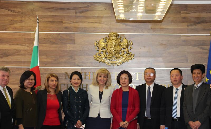 Minister Avramova: Political dialogue between Bulgaria and China must have a practical dimension by strengthening economic ties between the two countries