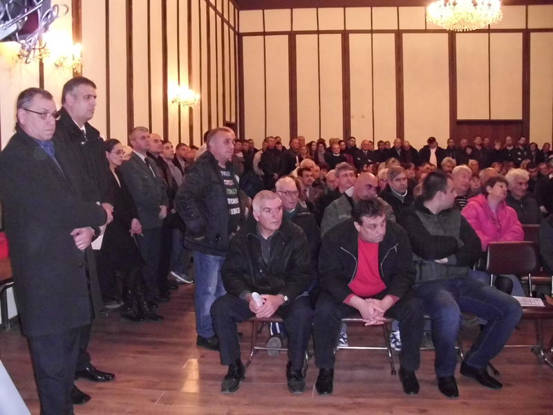 Над три часа отдели зам.-министър Николай Нанков да отговори на въпросите на ловчалии за санирането на жилища - 2