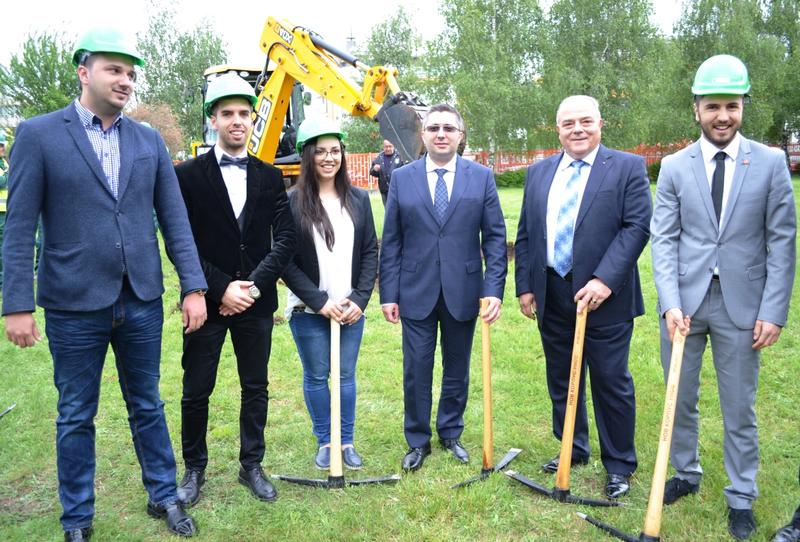 Министър Нанков направи първа копка на нов корпус на УНСС, чието строителство се съфинансира от ОП „Региони в растеж“ - 5