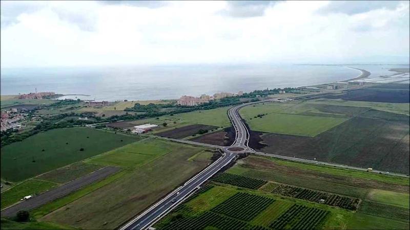 Почиващите на Южното Черноморие пътуват по четирилентов път в участъка между Поморие и Ахелой - 7